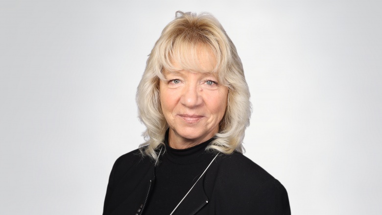 reginakrueger_by_vincentgraetsch.jpg